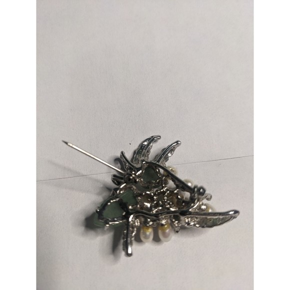 Vintage Silver Tone Faux Baroque Pearl & Jade Grapes Brooch Necklace Pendant - Picture 7 of 8